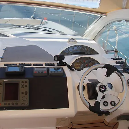 Fairline 52 Targa Båthotell Pozzallo